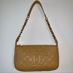 CHANEL Classic Caviar Pochette (Showroom Sample)